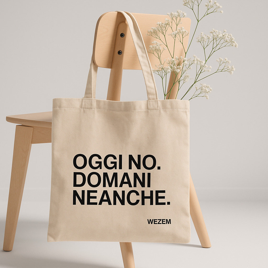 Bag con fiori e sfondo beige